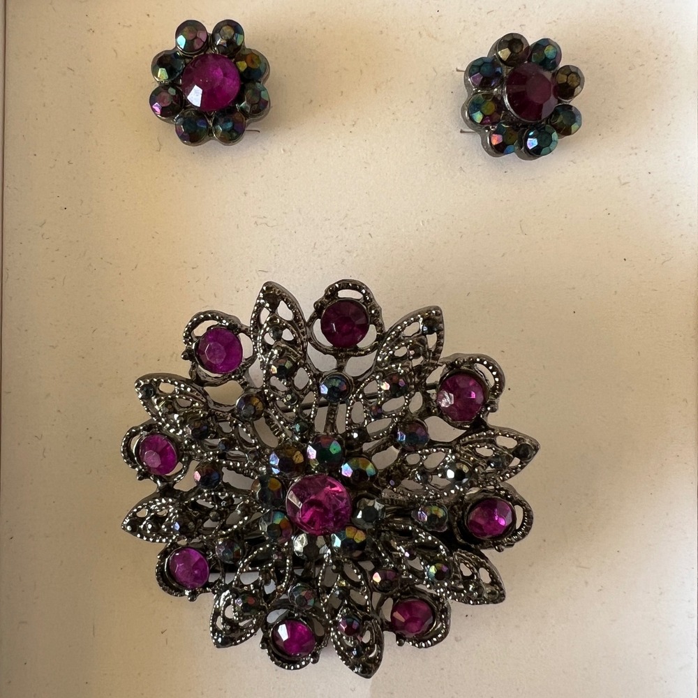 Vintage Rhinestone Flower Brooch / hair clip & Earring Set Silver Tone Purple